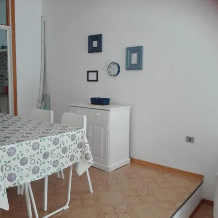 Ag1 Apartment *